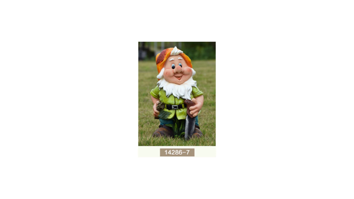 Dwarf with Saw 25*21*39cm ( to change photo )